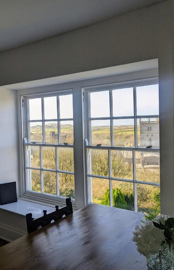 St Davids Gin & Kitchen - The Cathedral Villas Kültér fotó