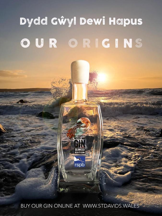 St Davids Gin & Kitchen - The Cathedral Villas Kültér fotó